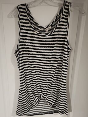 Striped Knot-Front Sleeveless Tank Top - Black & White